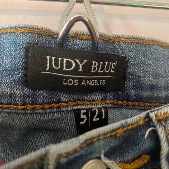 Judy Blue Women's size 5 / 27 Straight Leg Light Wash Jeans - Picture 2 of 9